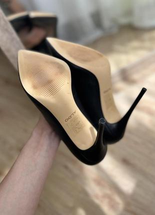 Кожаные черние туфли /лодочки