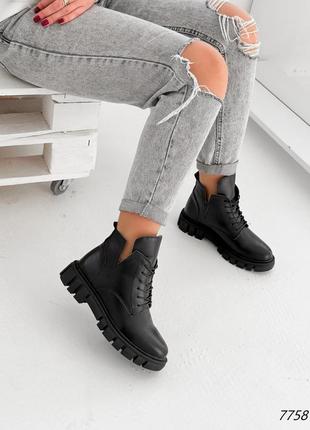 Чорні натуральні шкіряні зимові короткі низькі черевики на шнурках шнурівці шкіра зима4 фото