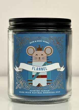 Парфюмированная свеча flannel от love bath and body works