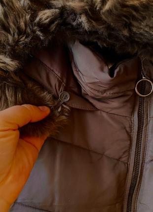 Женская зимняя курточка темно-коричневая с капюшоном размер 524 фото