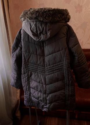 Женская зимняя курточка темно-коричневая с капюшоном размер 522 фото