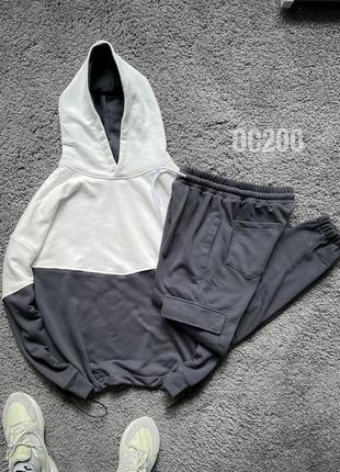 Серо белый мужской спортивный костюм