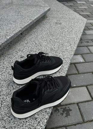 Идеальные кроссовки на осень👌🏼

zara2 фото