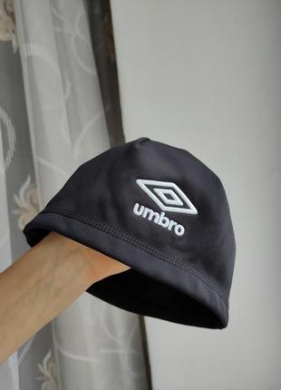 Спортивная шапка umbro шапка для бега тренировок5 фото