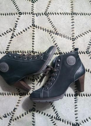 💥 шикарные качественные ботиночки из натуральной кожи от известного бренда1 фото