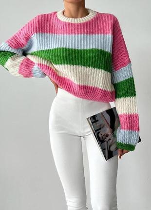 Вязаный трехцветный свитер джемпер с манжетами