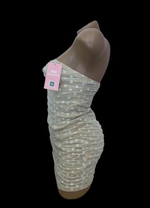 Мини-платье missy empire в сетчатом бандо с перламутровым нюдом и горохом, открытые плечи8 фото