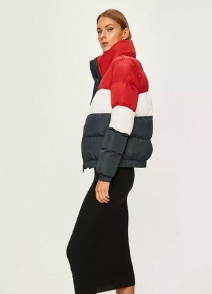 Kуртка дутик в стиле tommy hilfiger размер м.1 фото