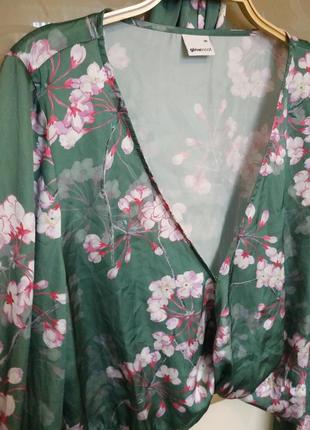 Блуза в цветочный принт4 фото