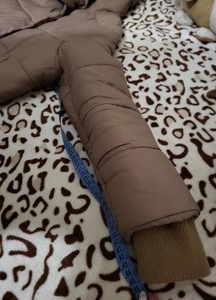Курточка теплая капюшон змейка коричневая удлиненная стеганая7 фото