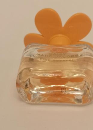 Marc jacobs daisy ever so fresh парфумована вода, 4 мл3 фото