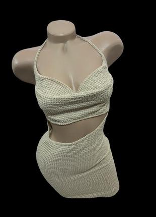 Платье мини с вырезом на животе, открытая спина, прилегая3 фото