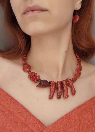Красное ожерелье - чокер и серьги `зажги огонь` (коралл, янтарь, сердолик)2 фото