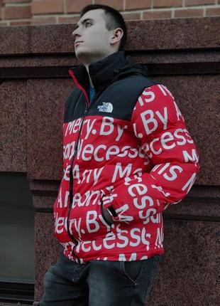 Зимний пуховик supreme x the north face tnf красный мужской / женский6 фото