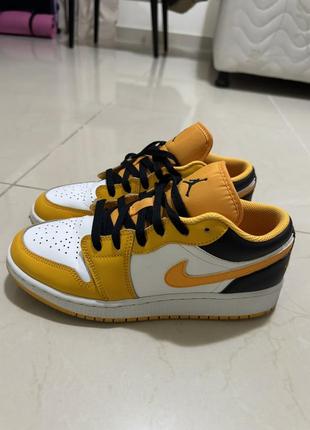 Nike air jordan 1 low taxi