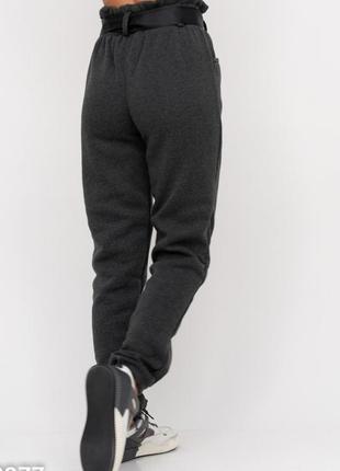 Теплые темно-серые брюки на флисе с высокой посадкой3 фото