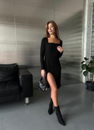 Облегающее платье с длинными рукавами, вырезом на ноге в черном цвете5 фото