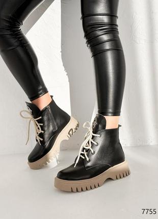 Трендовые черно-бежевые женские ботинки зимние на повышенной подошве кожаные,натуральная кожа и шерсть1 фото