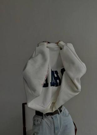 Стильный базовый оверсайз свитшот с вышивкой свитер7 фото