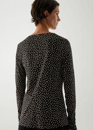 Топ cos organic cotton printed asymmetric neckline top / м3 фото