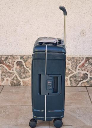 Очень качественный надёжный  чемодан  airtex  645 с 3 зажимами7 фото