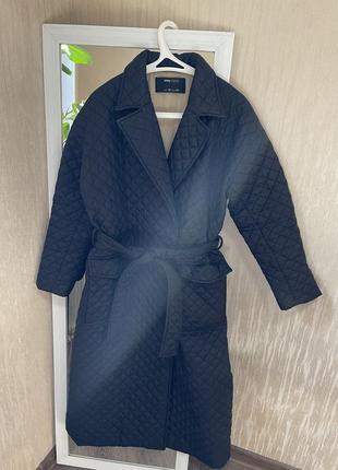 Жіночий плащ пальто на запах з поясом чорного кольору розмір універсальний