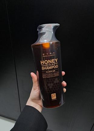 Шампунь для волосся медова
терапія daeng gi meo ri professional honey therapy shampoo 500ml