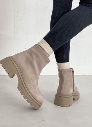 Жіночі замшеві зимові бежеві черевики5 фото