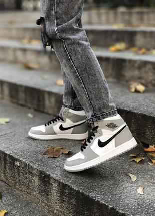 Серые джорданы кроссы серые с белым nike air jordan 1 high grey black white женские2 фото