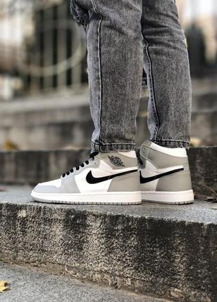 Серые джорданы кроссы серые с белым nike air jordan 1 high grey black white женские4 фото