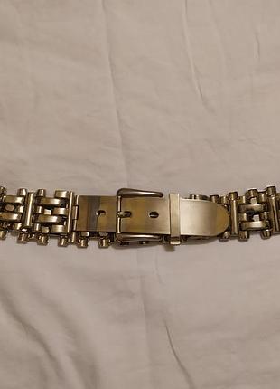 Металлический ремень с пряжкой