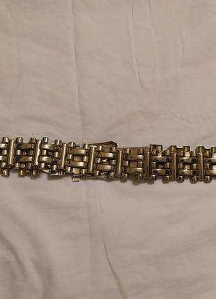 Металлический ремень с пряжкой