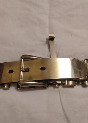 Металлический ремень с пряжкой