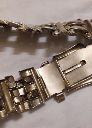 Металлический ремень с пряжкой