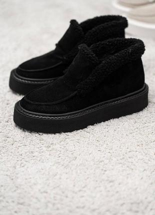 Черные замшевые теплые лоферы с мехом барашек