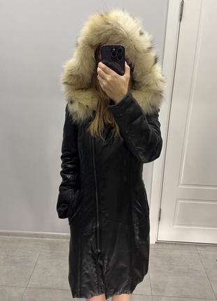 Кожаный пуховик с мехом