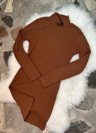 Сукня у рубчик