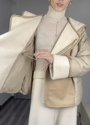 Стильная весенняя куртка-косуха, дубленка бежевого цвета2 фото