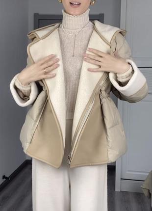 Стильная весенняя куртка-косуха, дубленка бежевого цвета1 фото