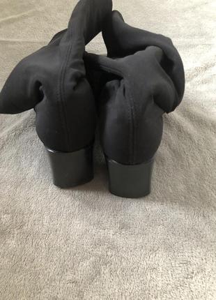 Актуальні чоботи сапоги чулки квадратний мис peter kaiser