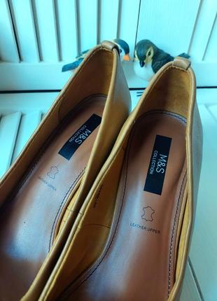 Кожаные туфли на блочном каблуке горчичного цвета от marks&spencer7 фото