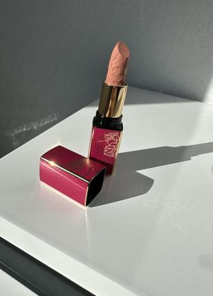 Матовая помада kiko charming escape 01 creamy cappuccino