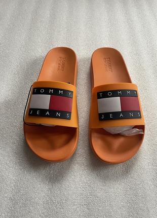 Нові шльопанці tommy hilfiger (th pool slides) з америкі 10us,11us,11,5us