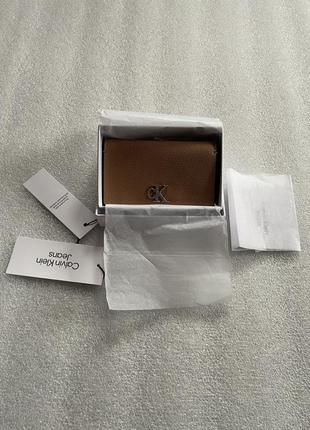Новий гаманець calvin klein (ck minimal monogram cuoio wallet) з америкари7 фото