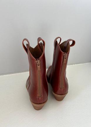 Шкіряні чоботи ковбойки з натуральної шкіри віскі демі демісезонні чобітки на каблучку з гострим носиком6 фото