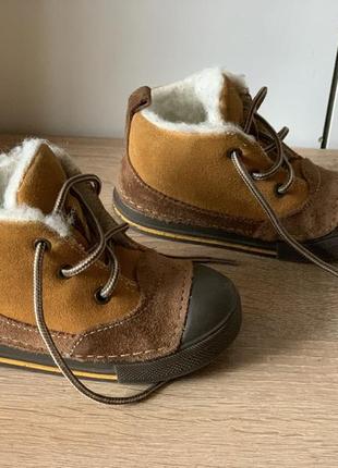 Детские зимние коричневые замшевые ботинки на меху унисекс primigi, 21 р