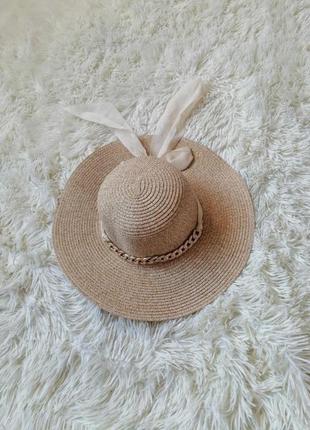 Літній плетений капелюх з широкими полями прикраси ланцюжок на стрічці ідеально підійде для прогулян