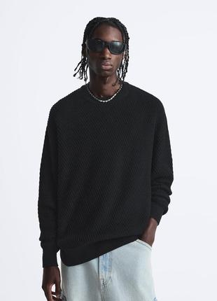 Легкий черный свитер от zara