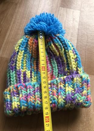 Шапка яскрава тепла