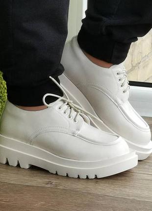 Женские бежевые туфли кроссовки белые8 фото